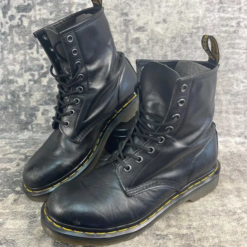 Dr. Martens Mens 9L 1460 Eight Eye Boots Solid Black Leather Combat Boots